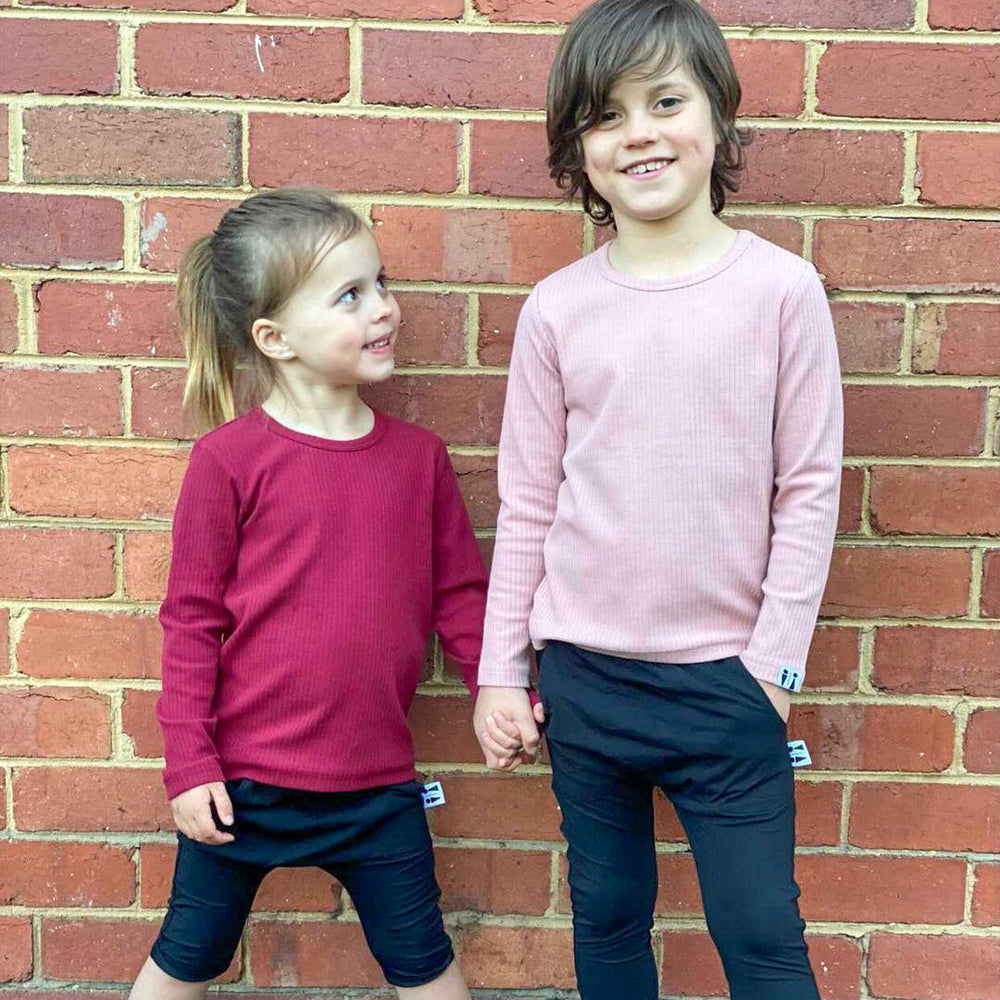 
                  
                    Ribbed Long Sleeve Tee Kids
                  
                
